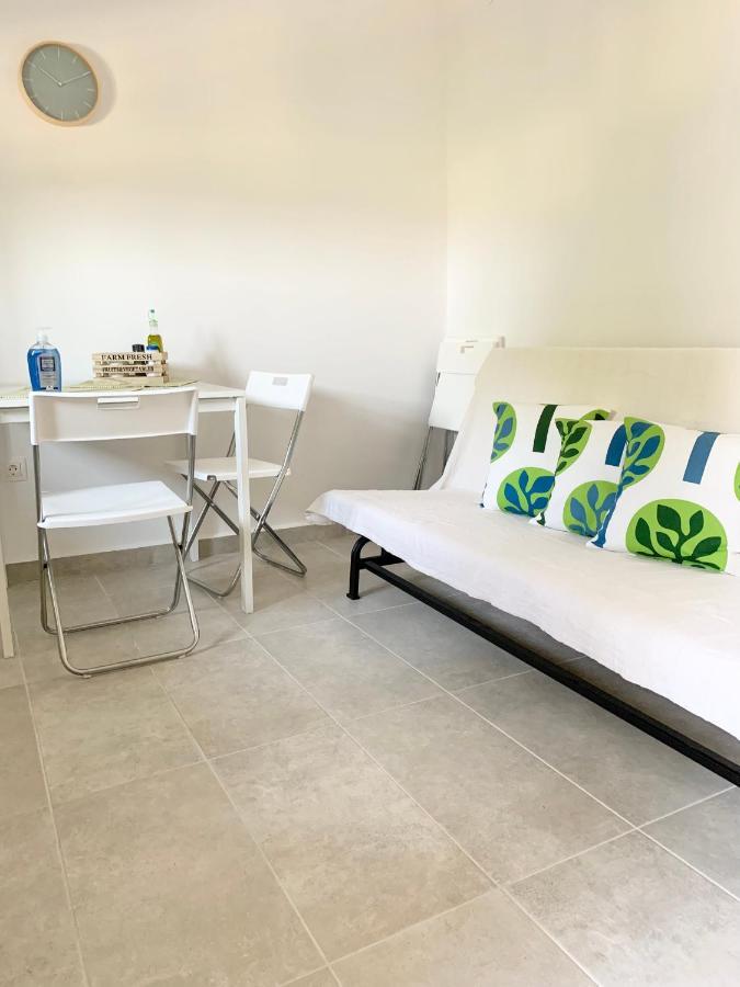 Lovely Apartment By The Sea 2 ….. Epanomí Exterior foto